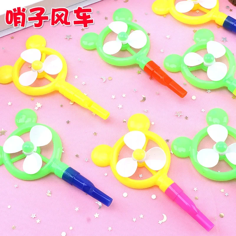 Brinquedo plástico colorido do moinho de vento para crianças, pequenos moinhos, Whistling Handle Toys, Pinwheel Wind Spinner, 10pcs