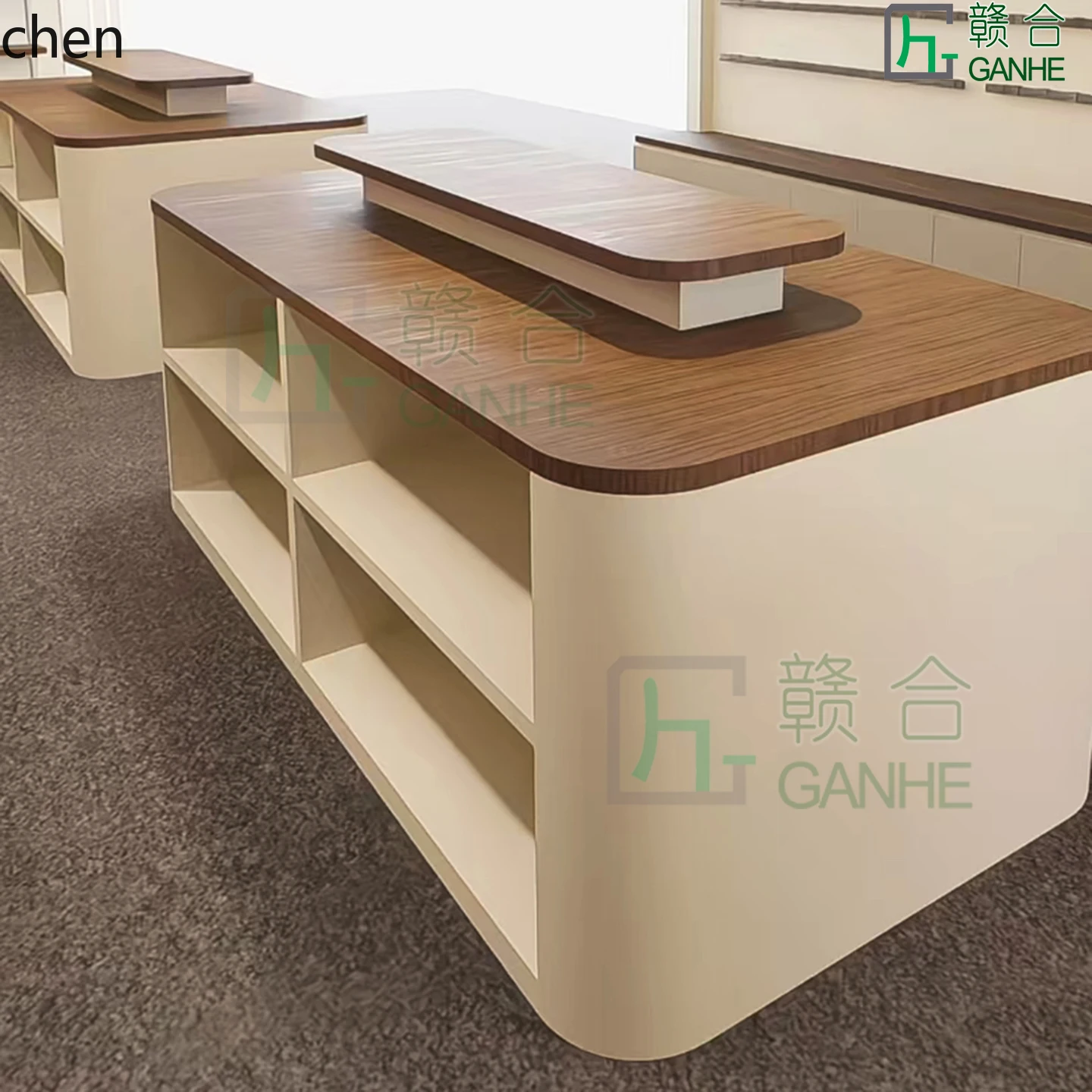 Yxy Clothing Island…