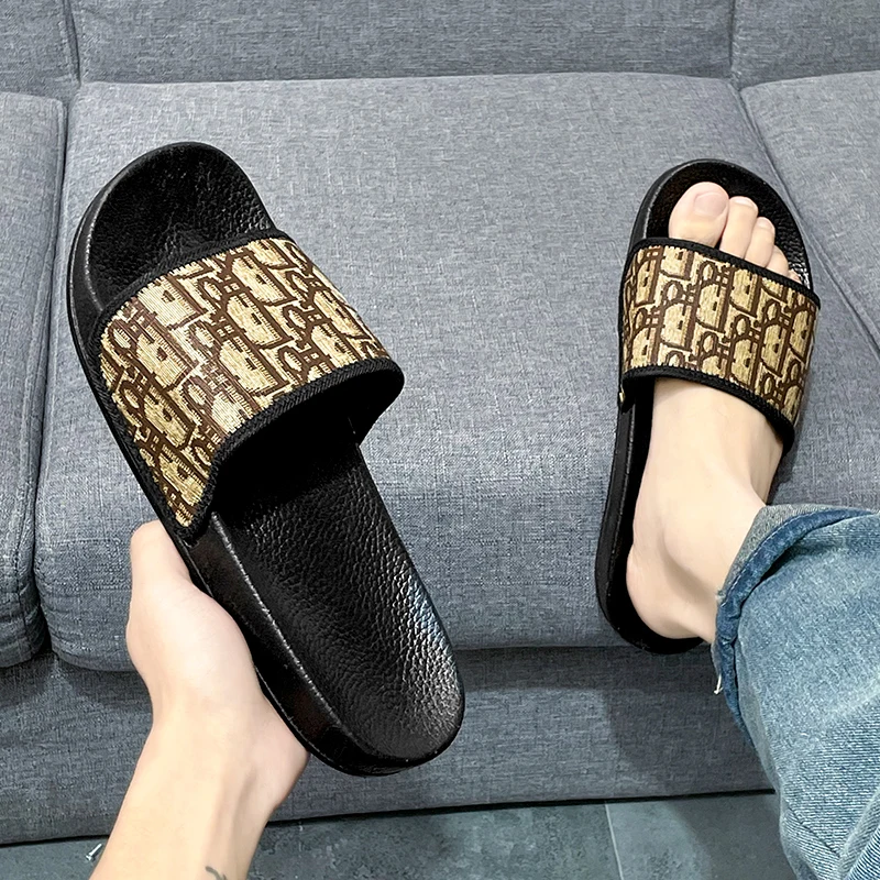 Men's Summer Fashionable Outdoor Wear-Resistant Slip-Resistant High-End Feeling Cool Slippers Casual Beach Sandals