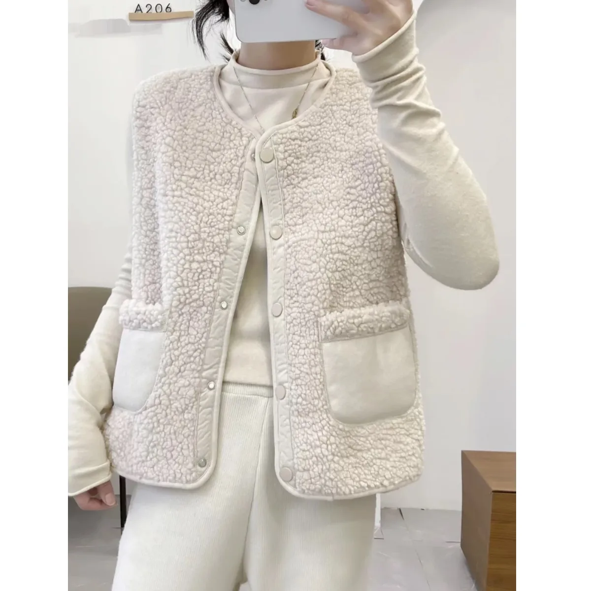 

Fall New Sle Winter Lamb Fur Vest Jaet Women's Leather Fur Inteated Svel Outerwear Pure Color Faionable