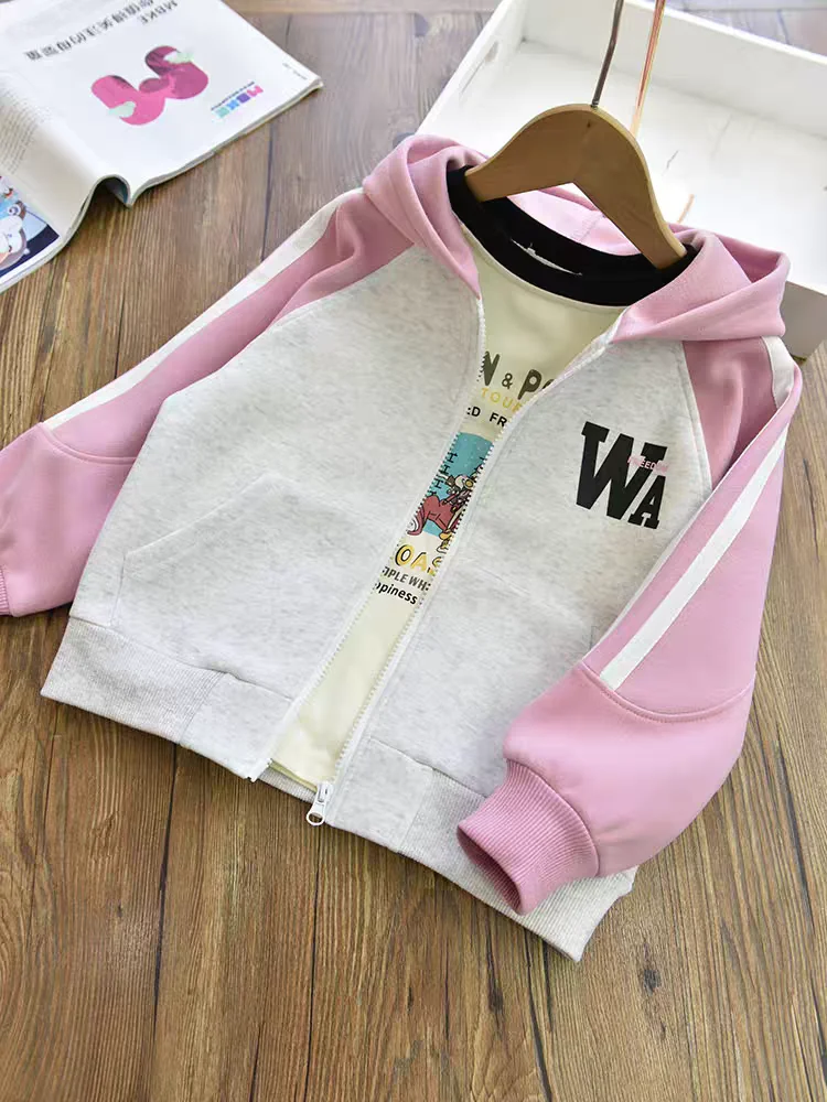 Children's autumn and winter fashion letter long sleeved baseball jacket windproof jacket Korean style girl hooded sweater