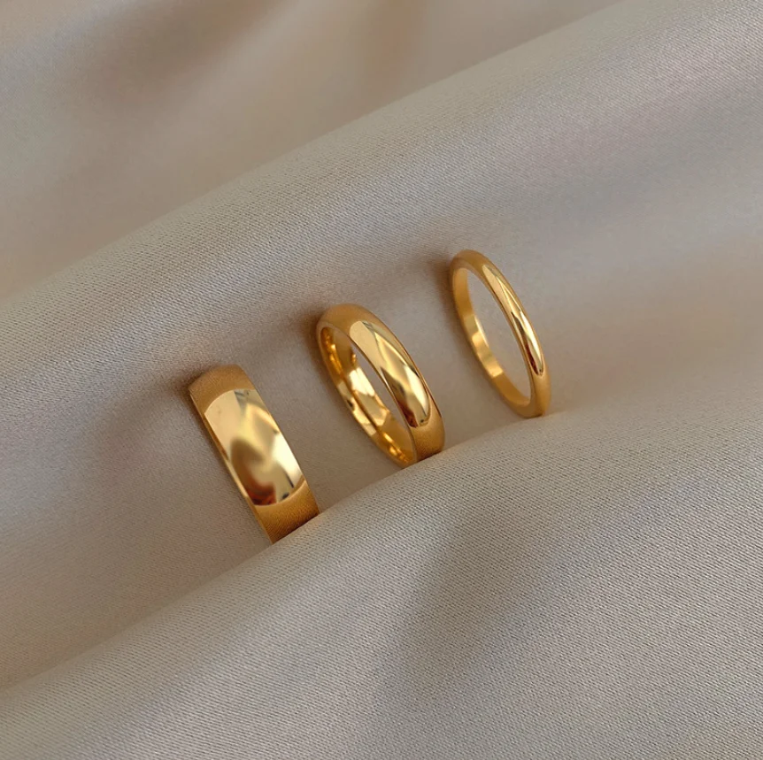 Tarnish Free 2mm 4mm 6mm Stal nierdzewna 18K Pozłacane srebrne pierścionki na środek palca dla pani Minimalistyczne złote pierścionki dla kobiet