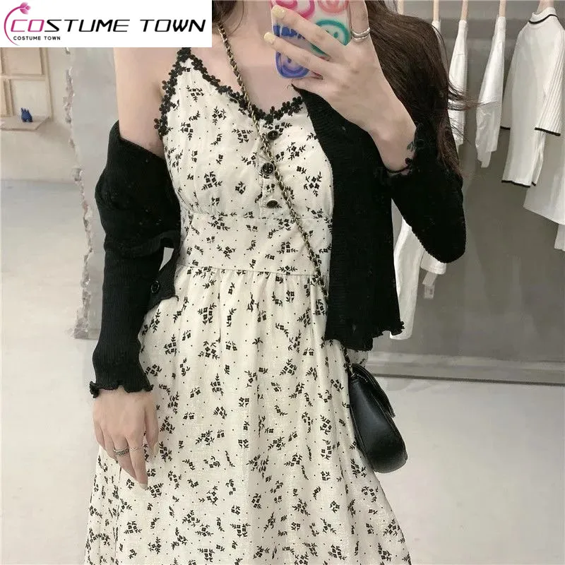 

2023 New Spring/Summer Large Women's Fragmented Flower Suspender Dress Knitted Two Piece Set Temperament Gentle Skirt Set