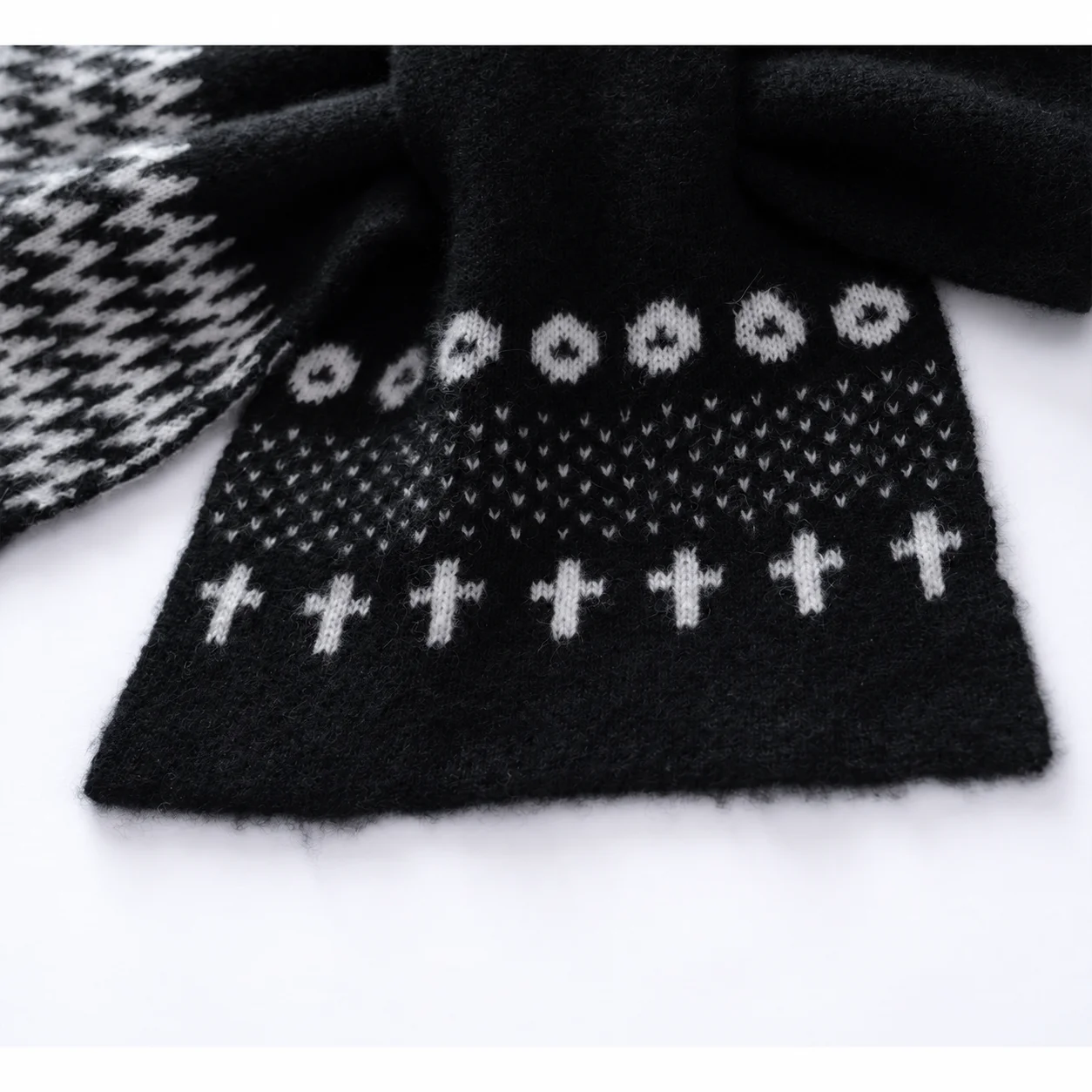 Pull-Through Scarf Cashmere Cross-Through Scarf Jacquard Scarf Lightweight For Walking Sweater Styling City Outings