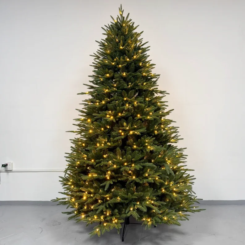 Factory Hot Sale Full Rich Artificial Christmas Tree 7ft Realistic Christmas Tree PE PVC
