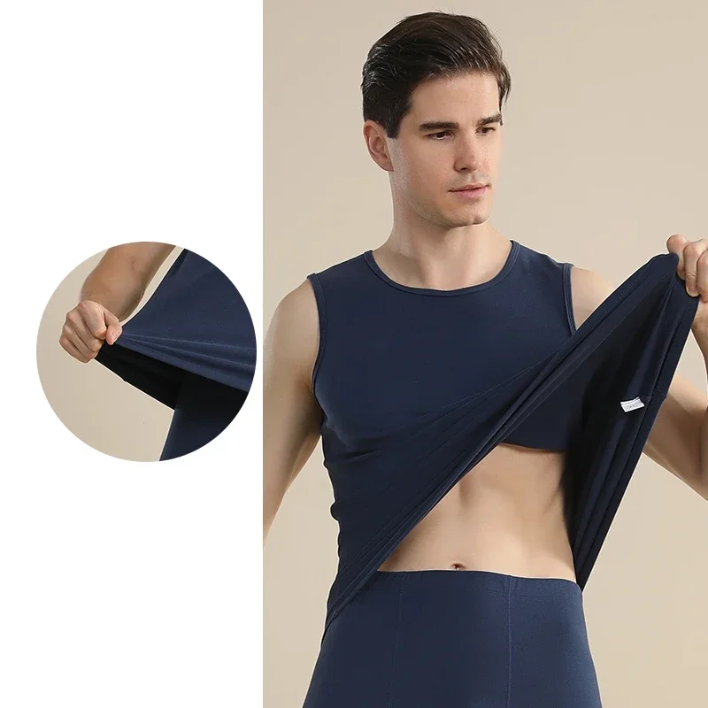 مجموعة الطبقة الداخلية الدافئة للرجال المشهورة مكونة من قطعتين دافئة وناعمة ومريحة، مما تسمح للحركة المرنة وغير جهد