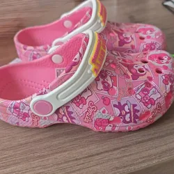 2024 nowe dziecięce buty jaskiniowe Sanrio śliczne wygodne buty na plażę kapcie sandały antypoślizgowe oddychające odporne na zużycie kapcie