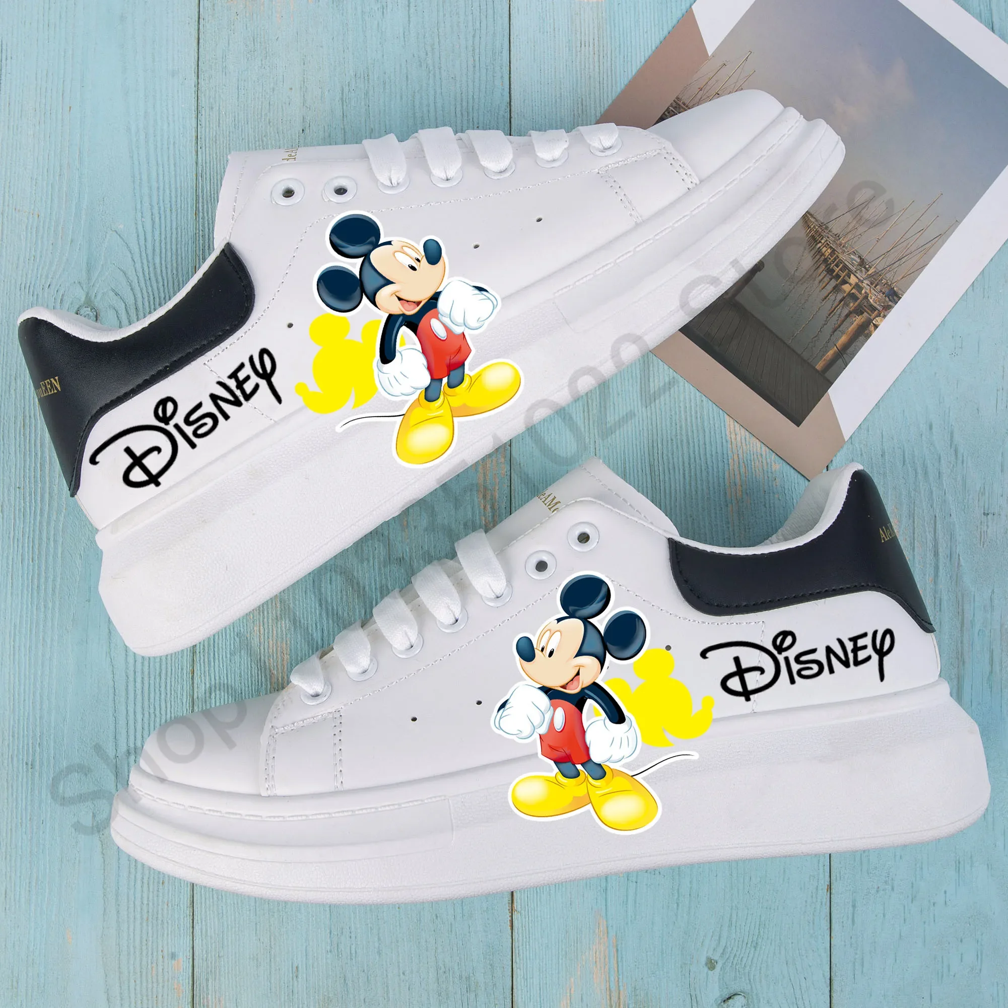 Спортивная обувь с мультяшным 3D