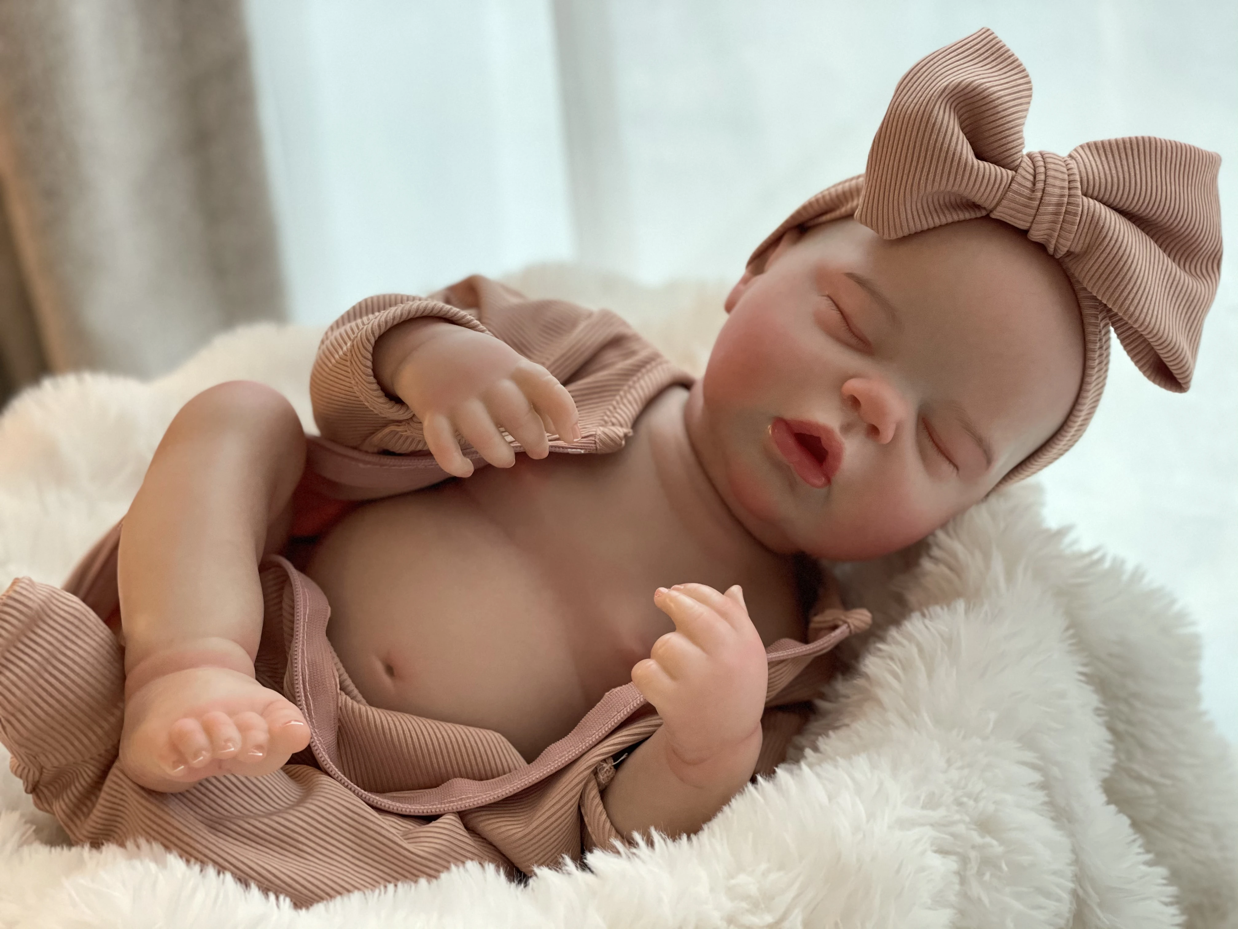 Nouveau-né Fille Beurre Corps Complet Doux au Toucher Vinyle Chauve Reborn Fille Jouet pour Cadeaux de Noël, 18 Pouces