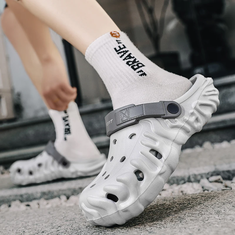 

Outdoor Summer Clogs Men's Beach Anti-slip Breathable Slippers Men's Thick-soled Beach Comfortable Casual Sandals Men Shoes