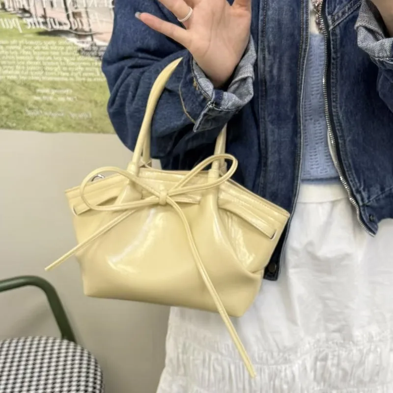 Niche Bow Bag Women's 2025 New Fashion Versatile Messenger Bag Summer Hand Out Small Bag