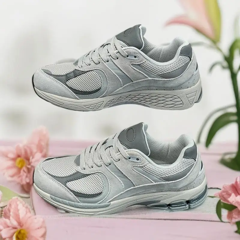 

A Must for Sports Enthusiasts, Unisex Lightweight Breathable Running Shoes