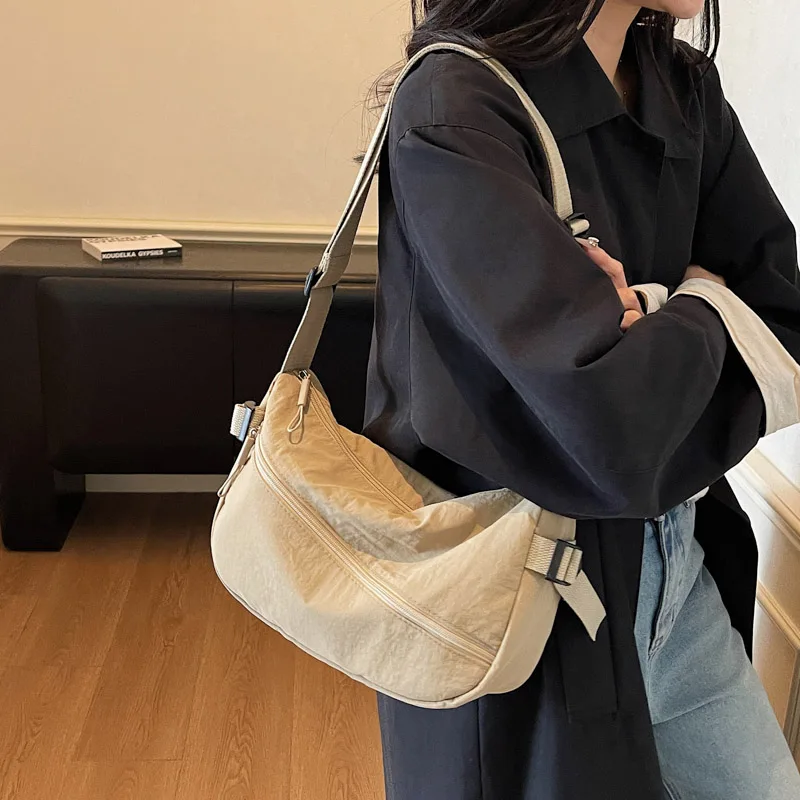 

Women Crossbody Bag Lightweight Portable Underarm Tote Leisure Commuting Shopping Shoulder Bags Fashion Traveling Sling Backpack