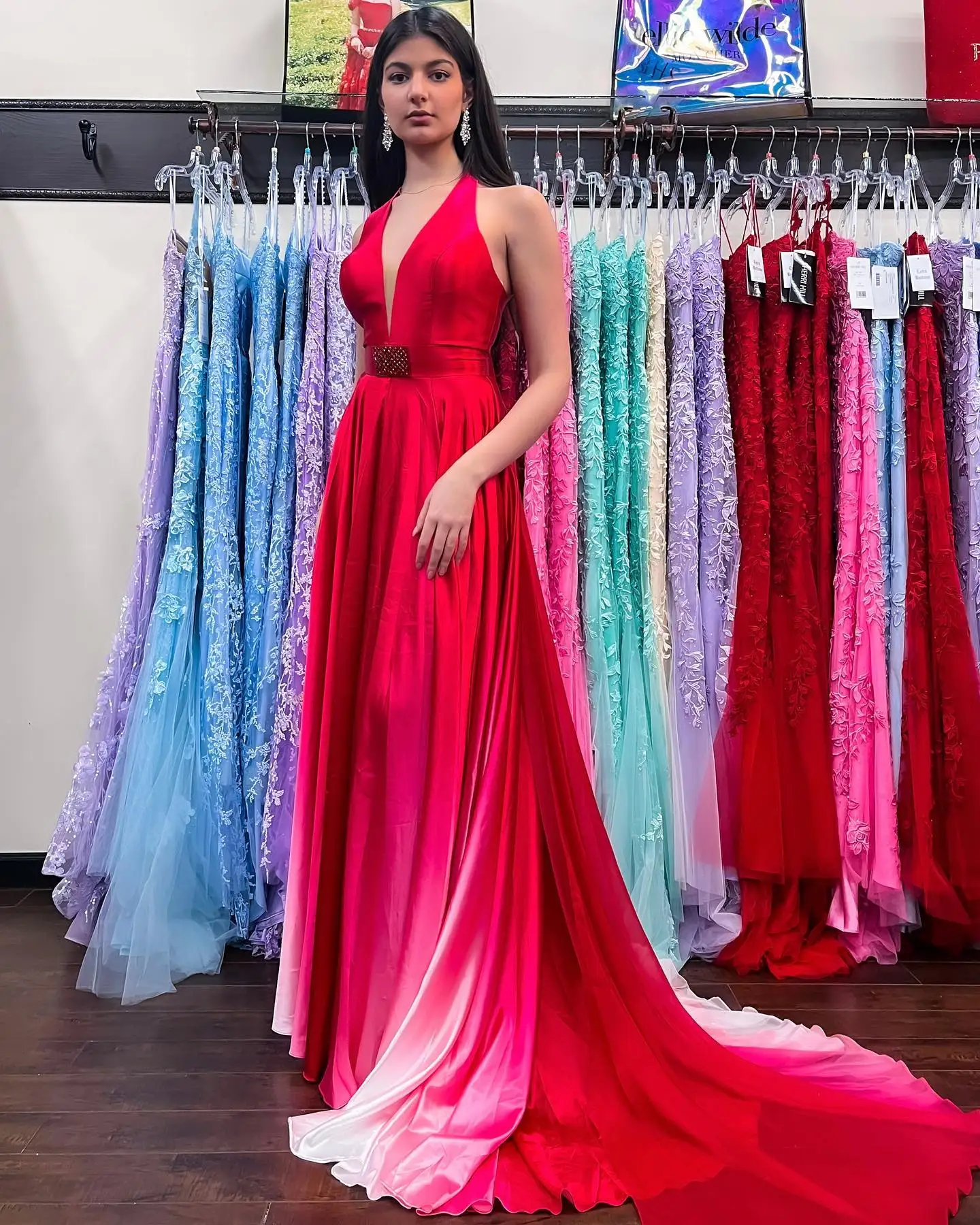 Vestido de graduación rojo ombré con capa 2k23 de corte en A para mujer, vestido Formal de fiesta con abertura alta, vestido de Gala Y2K Halter con cuello en V profundo con tren