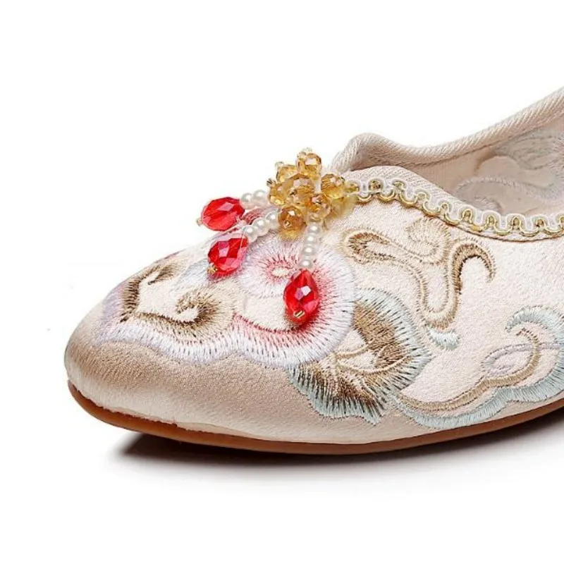 Zapatos de tela con punta puntiaguda bordada para mujer, bombas de vestir de verano, altura interna aumentada, mocasines Vintage