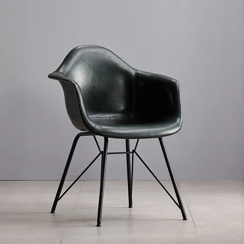 طقم كراسي غرفة الطعام المعدنية كرسي فاخر إسكندنافي كرسي بذراعين بسيط للاسترخاء أثاث منزلي محمول أثاث صالة تشيس