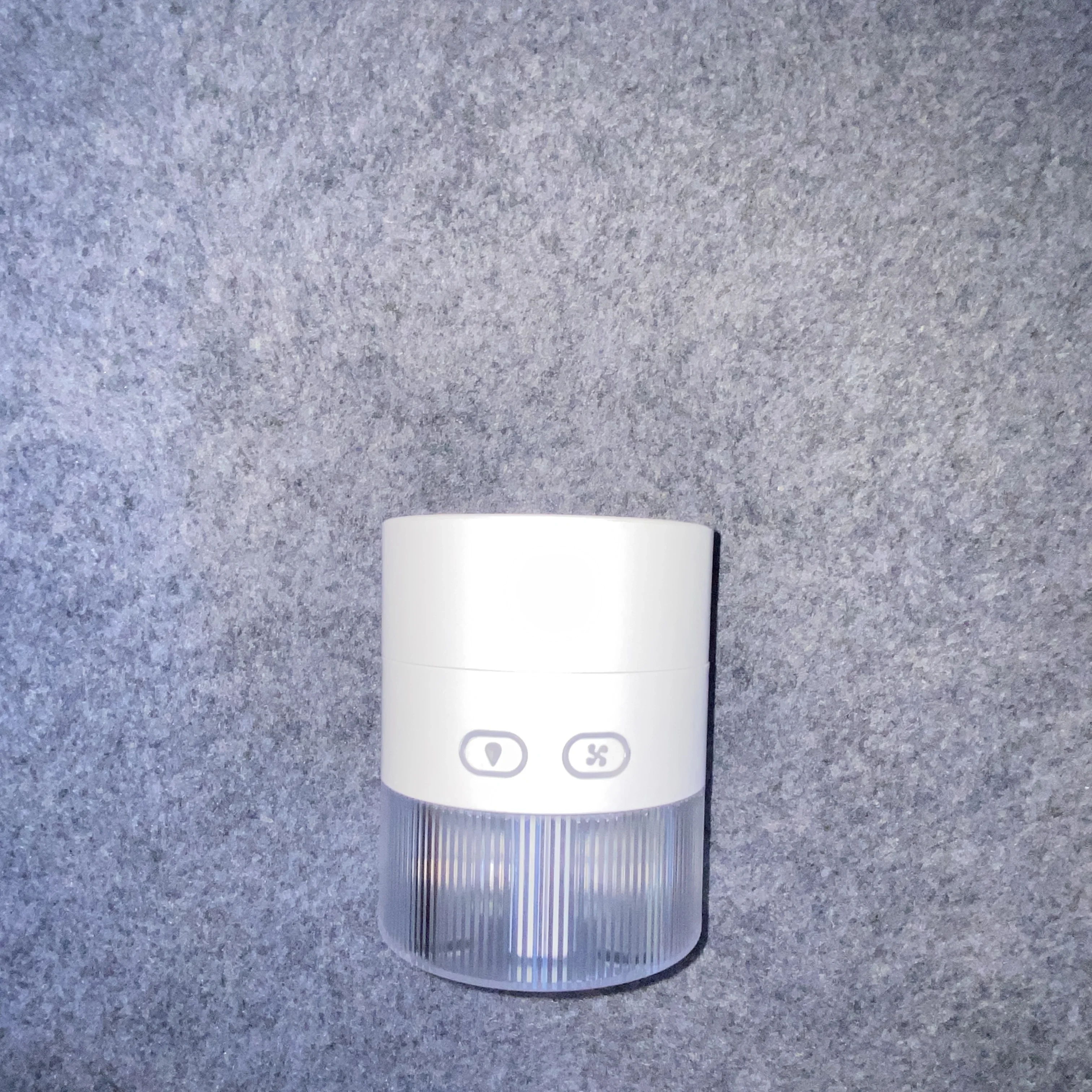 Kipas Semprot Pelembap Udara Baru Musim Panas 2024 Kipas Kabut Air Peralatan Rumah Tangga Desktop Mini Berpendingin Air USB Portabel dengan Lampu LED