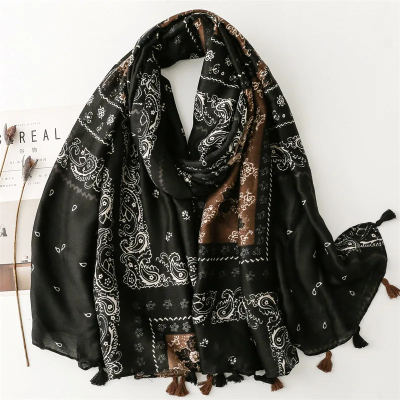 2024 Paisley Floral Tassel Cotton Scarf Breathable Viscose Shawl Winter Casual Sunscreen Travel Scarves Women Muslim Hijab Sjaal