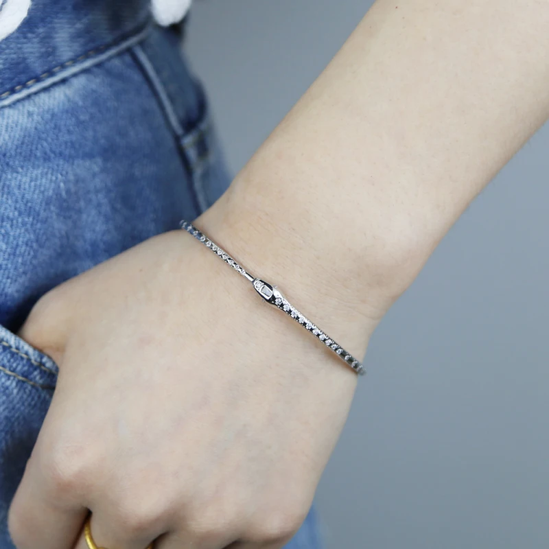 2024 New Arrived High Quality Micro Paved Clear Cz Women Girl Gold Silver Color 60mm Thin Band Cute Lovely Snake Shaped Bracelet