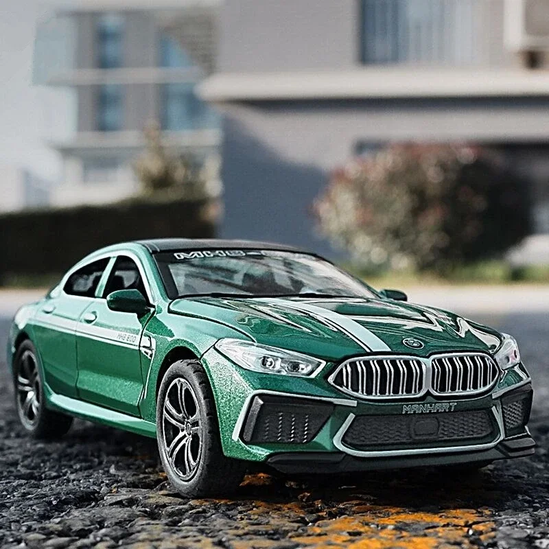 

Модель автомобиля в масштабе 1:32 BMW M8 с подсветкой и звусветильник, A28