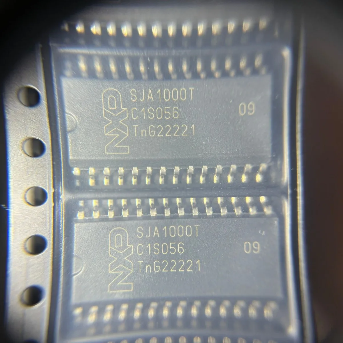 

CAN controller SJA1000T/N1, genuine original SOIC 28-300mil, silk-screened SJA1000 IC chip integrated circuit