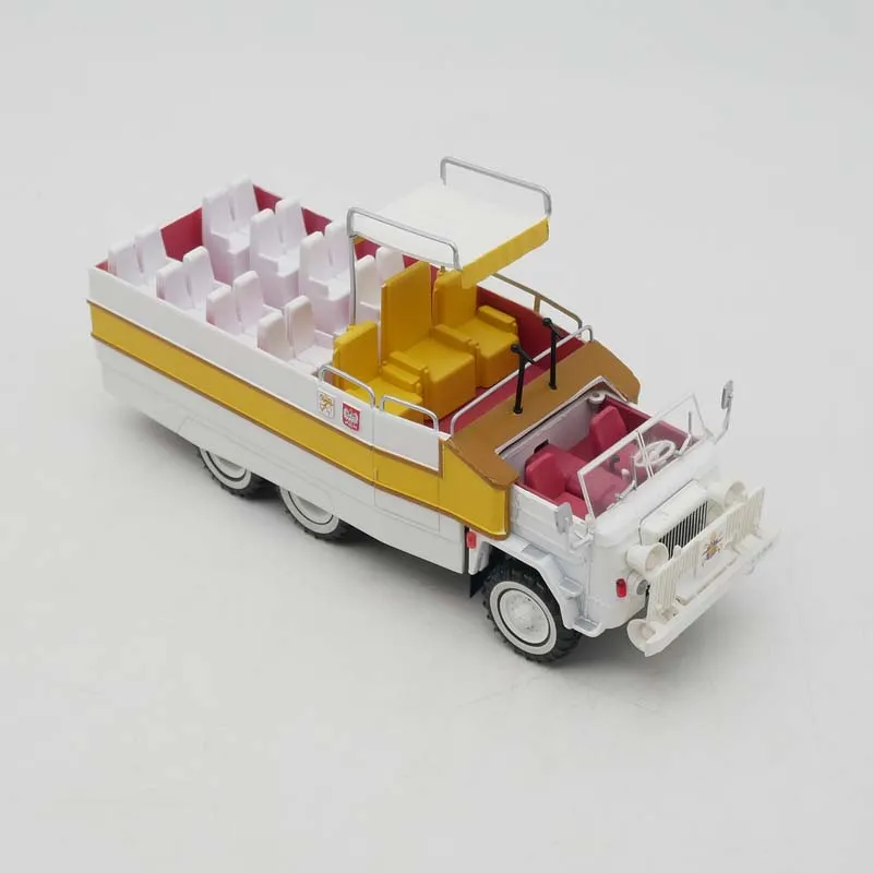 Ixo 1:43 Scale Star 660 M2 Papamobile Open-top Sightseeing Bus Simulation Alloy Car Model Static Display Collectible Toy Gift