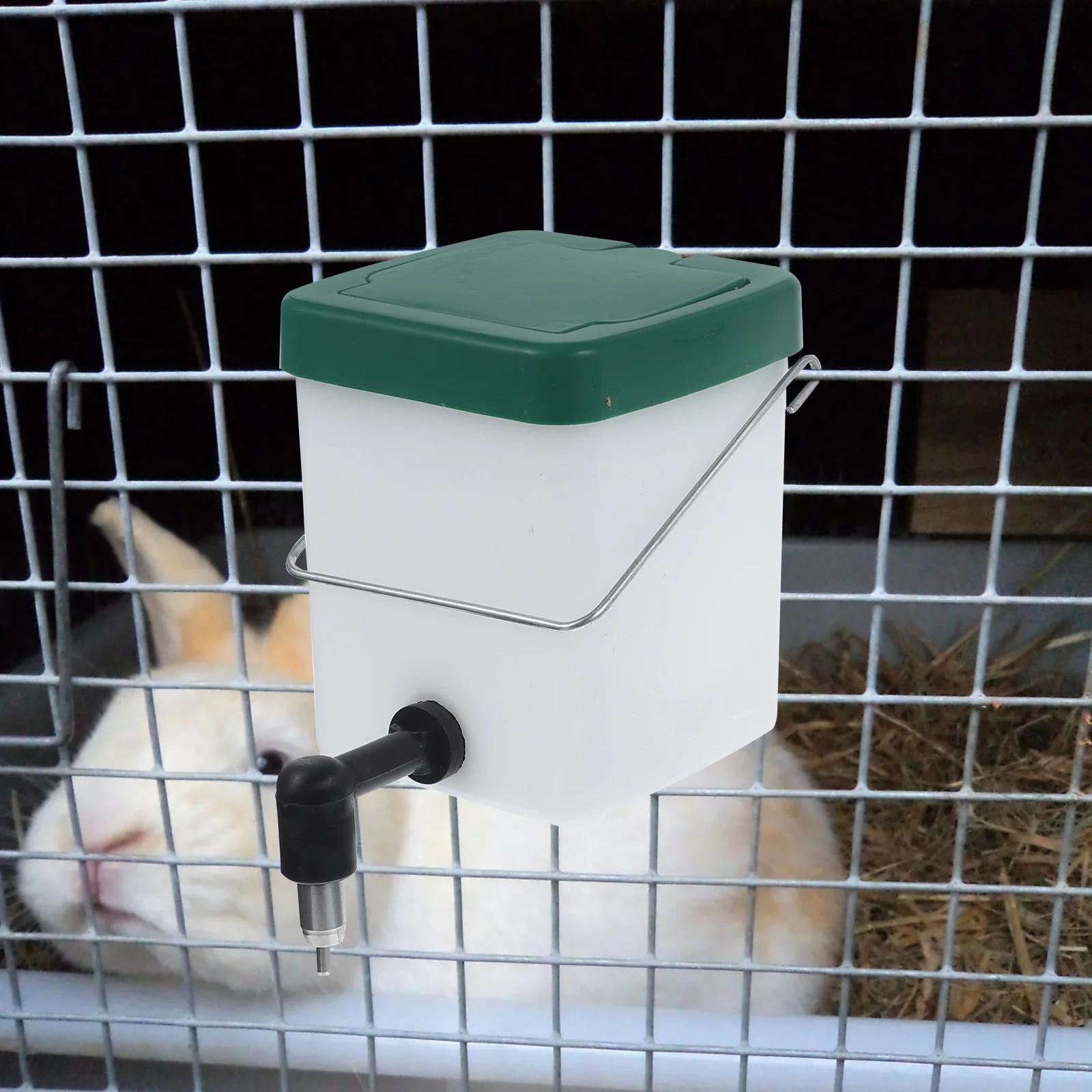 

2pcs Rabbit Water Bottle No Leak Design Easy Install Detachable Clean Durable For Rabbit Drinking Equipment Automatic Waterer