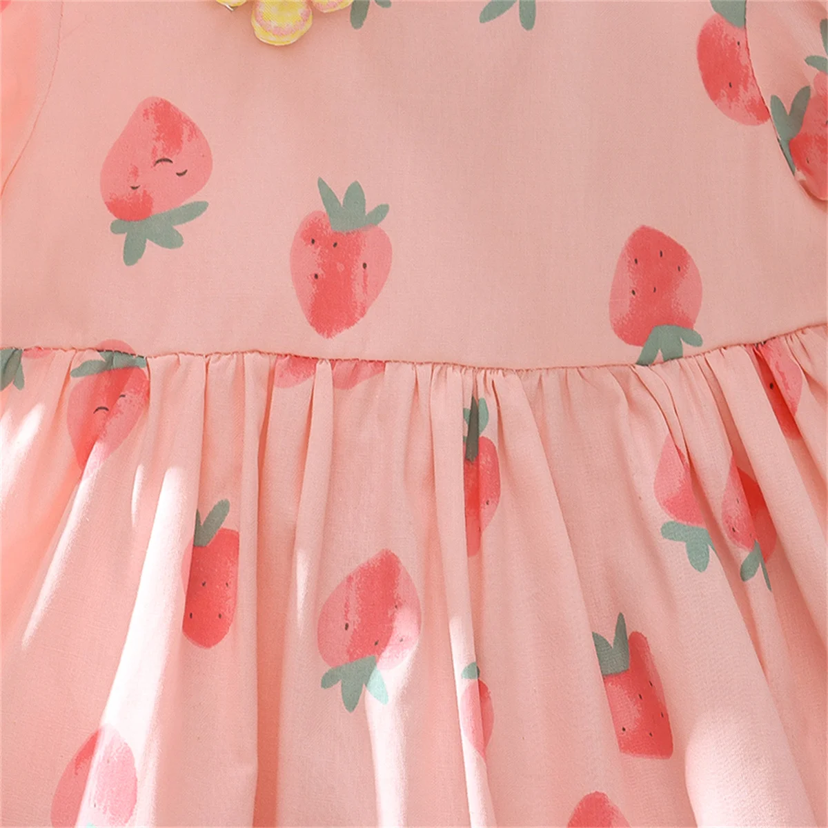 New Summer Baby Girls Dress Puffed Sleeve Strawberry Print Sweet Princess Dress Ruffled Square Neck Sweet Princess Dress