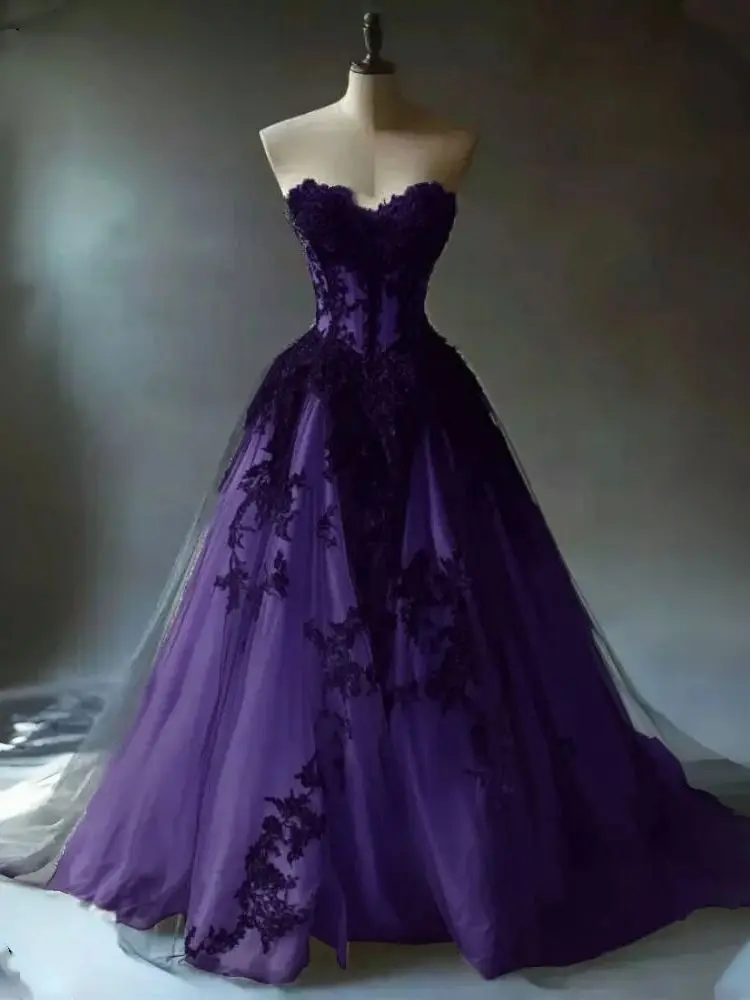 فستان زفاف قوطي أسود أرجواني على شكل قلب بدون حمالات طويل على شكل حرف a فساتين زفاف عتيقة فيستدوس دي نوفيا مخصصة