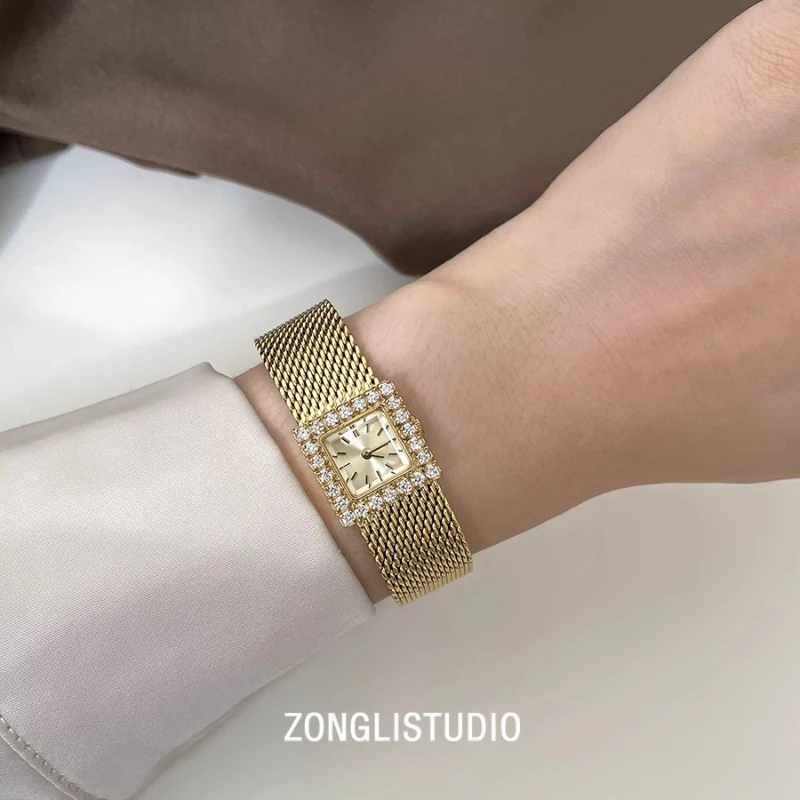 Elegant Women's Bracelet Style Exquisite Diamond Watch Female Retro Luxury Gold-plated Wristwatch Waterproof Ladies Clock Gift