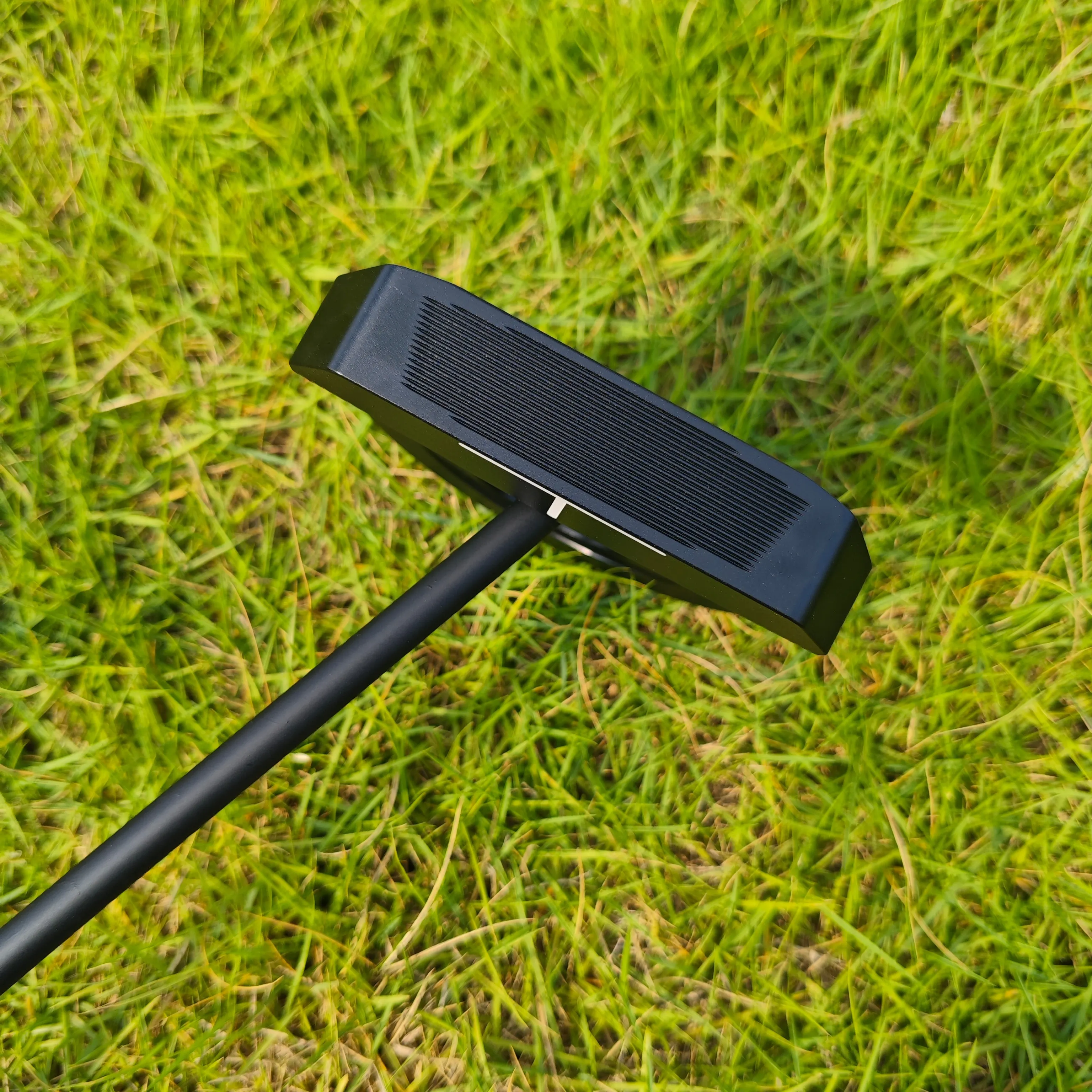 A top CNC Milled Aluminum Alloy Golf Putter  High-Precision Balanced Design Non-Slip Grip Enhances Putting Stability