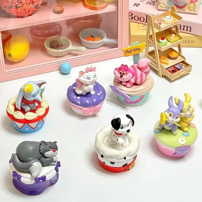 Kawaii Modelo Boneca Brinquedo para Crianças, Genuíno Disney Personagens Caixa Cega, Série Cupcake, Ornamento de Mesa, Presente de Férias, Genuíno