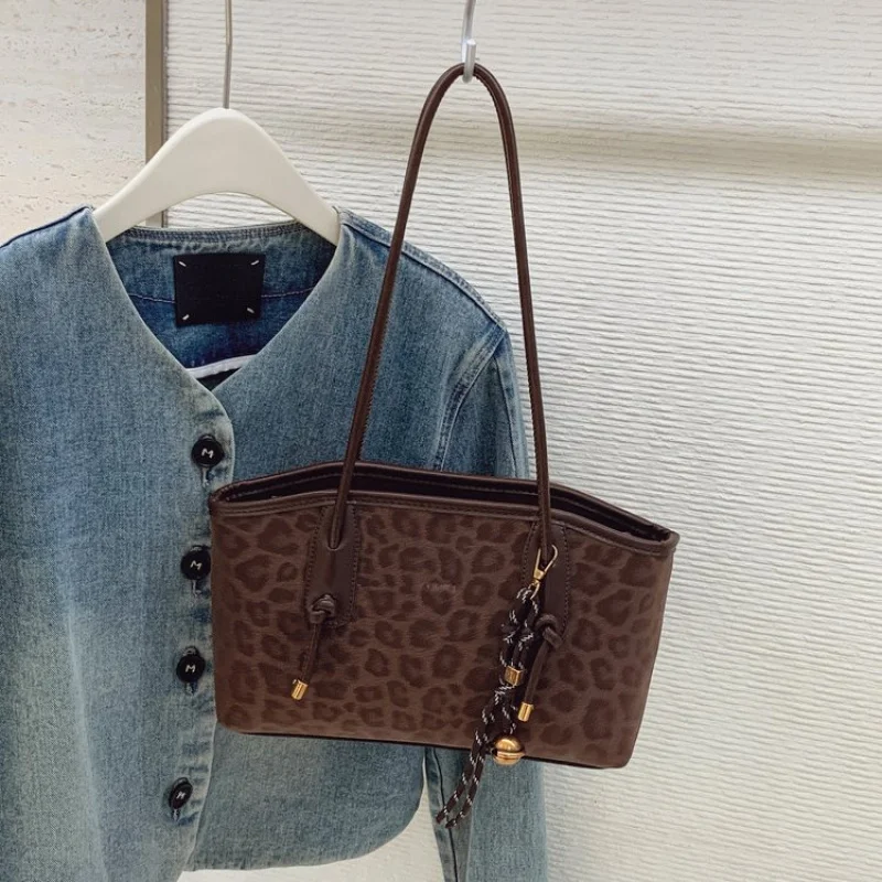 

High-End Stylish Messenger Bag For Women Casual Business Leisure Elegant Leather Classic Solid Color Design