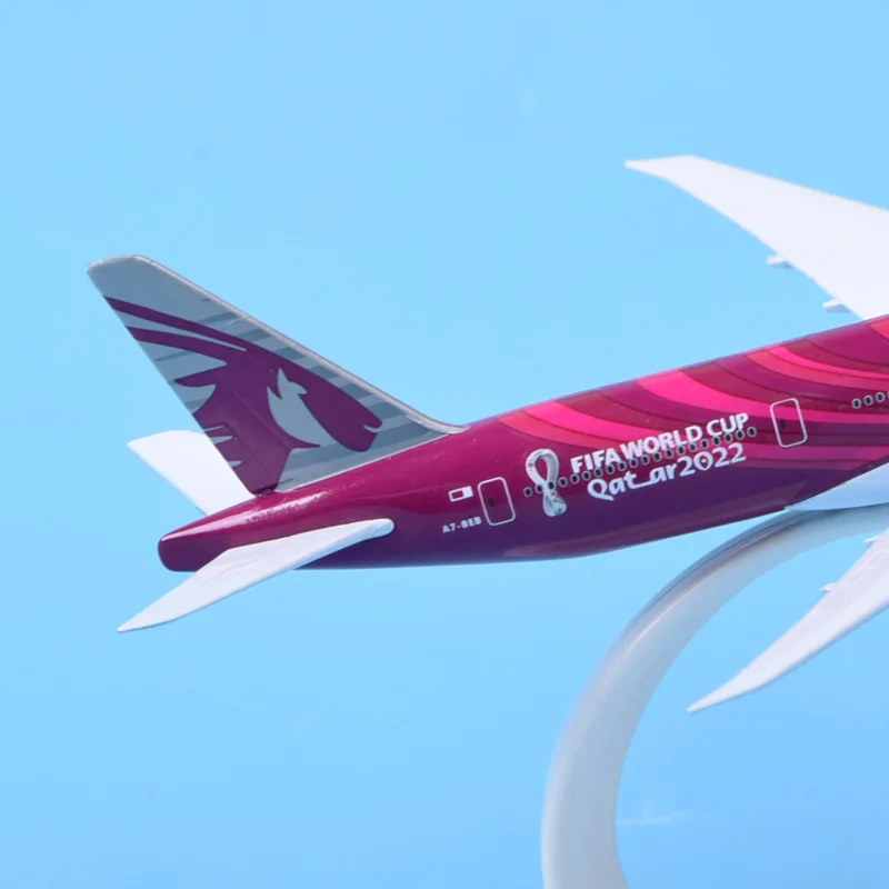 20cm Simulation Qatar Airways Boeing 777 Model Aircraft Alloy Decoration Gift Collection