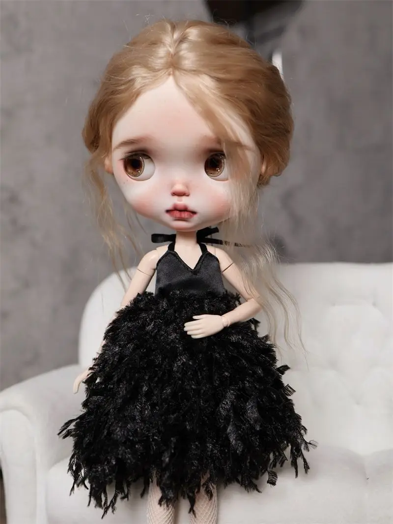

Одежда для куклы Блайт, подходящая для размеров 1/6, ob24 26, новое белое, розовое, черное платье-бретелька с перьями для повседневной фотографии женщин