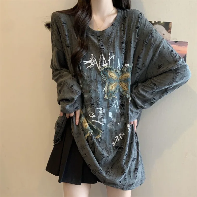 

Korean Style Women Long Sleeve T Shirt 2026 Autumn New Vintage Ripped Butterfly Patch Loose Slimming Top