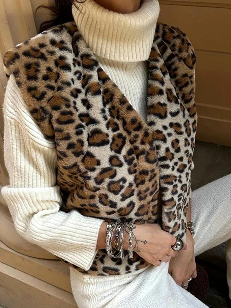 BKQU Gilet in pelliccia sintetica leopardata Moda donna scollo a V senza maniche Gilet casual Cappotto 2024 Inverno Peluche caldo Capispalla da