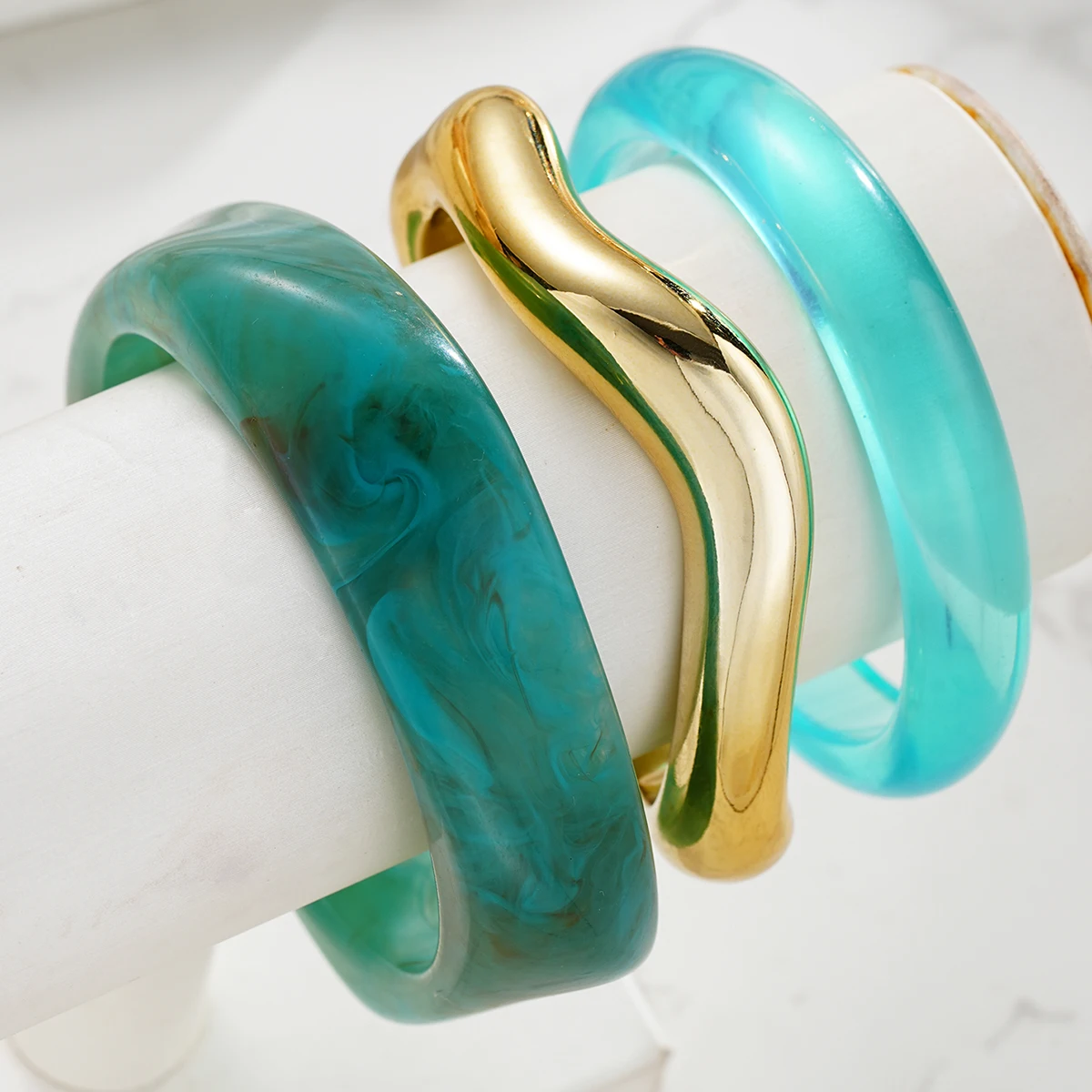 3-teiliges Retro-Tie-Dye-Harz-Armreif-Set für Damen, klobige, unregelmäßige Acryl-Manschettenarmbänder, täglicher Statement-Schmuck, Geschenk, neu – Detail 7