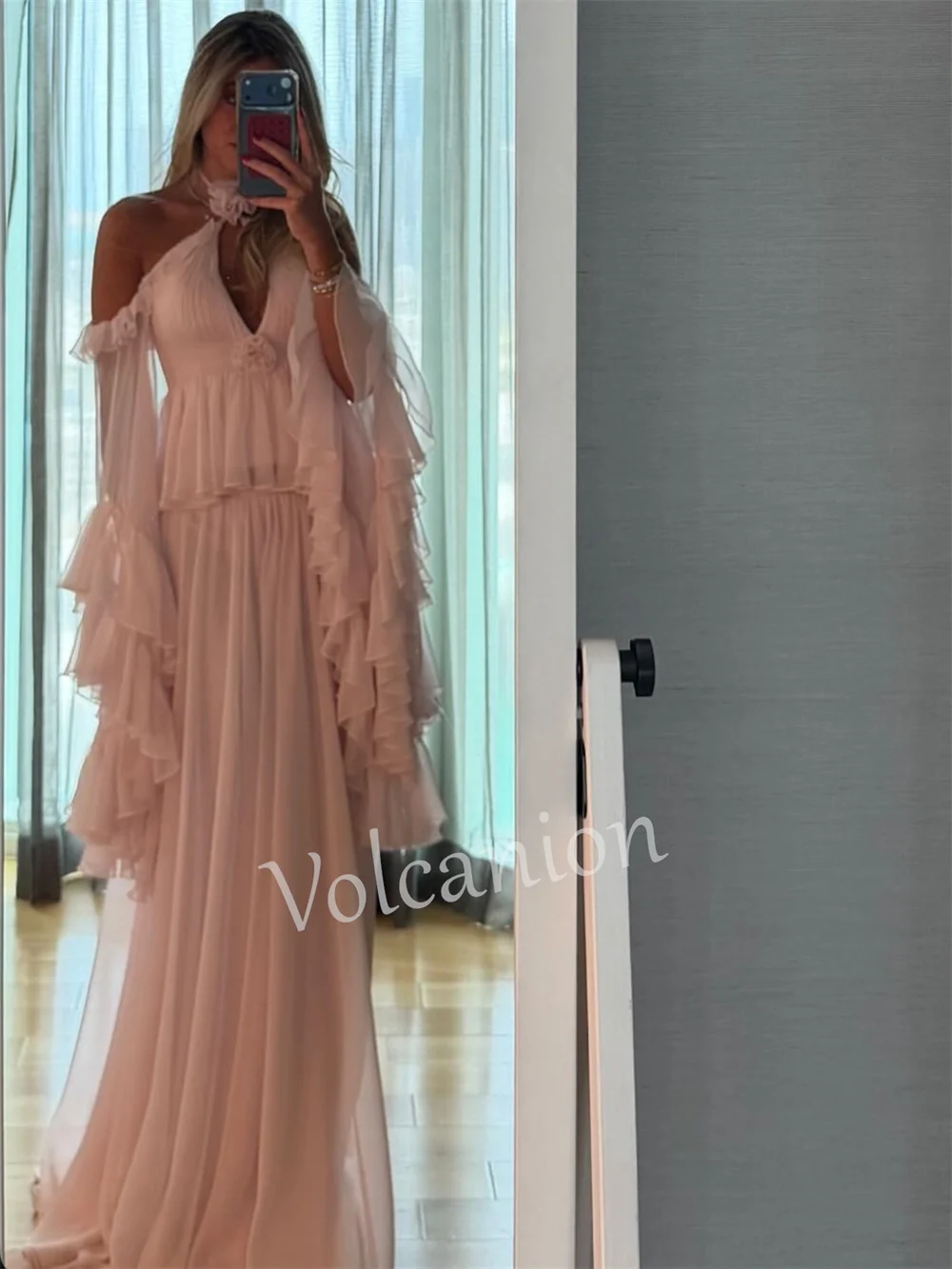 Customized Exquisite Chiffon Pleat Flower A-line Halter Long Bespoke Occasion Celebrity Dresses High Quality