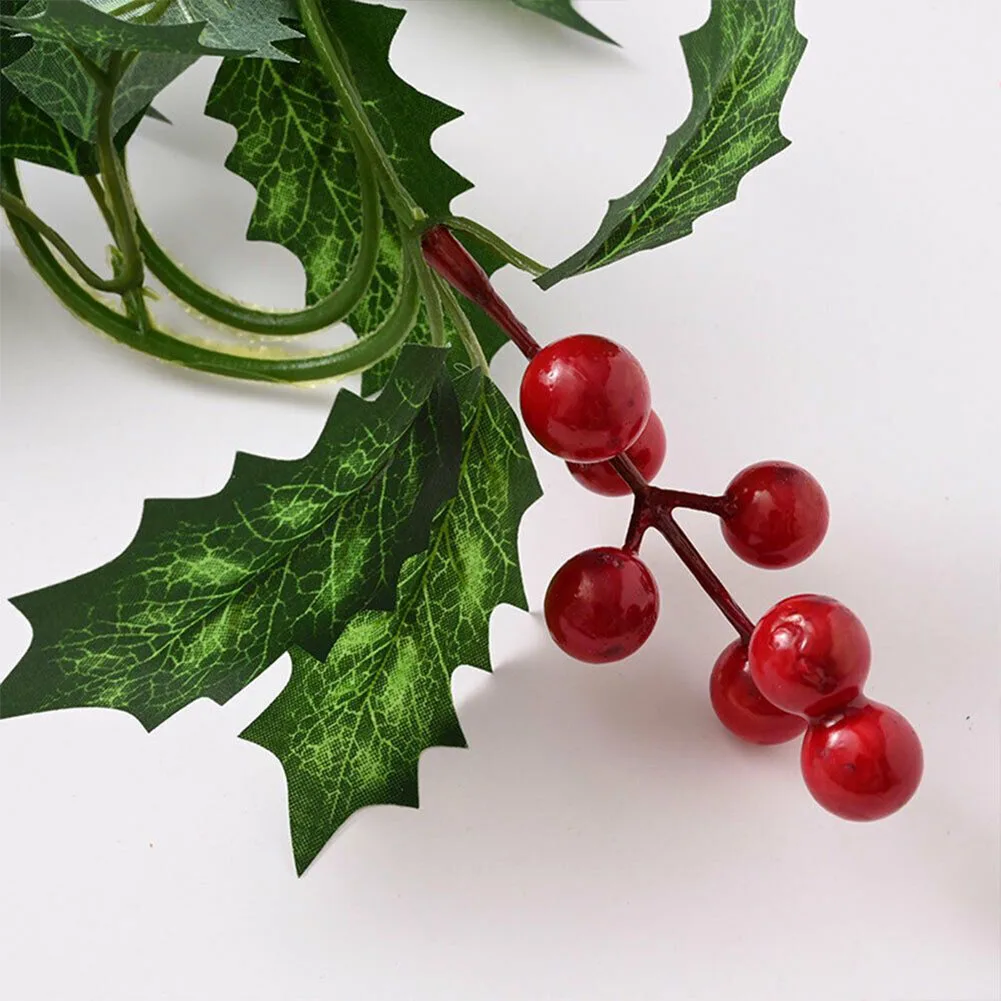 

Create a Festive Ambiance with Our Artificial Berry Holly Christmas Garland 18M Long Home Decorations and Party Ornaments