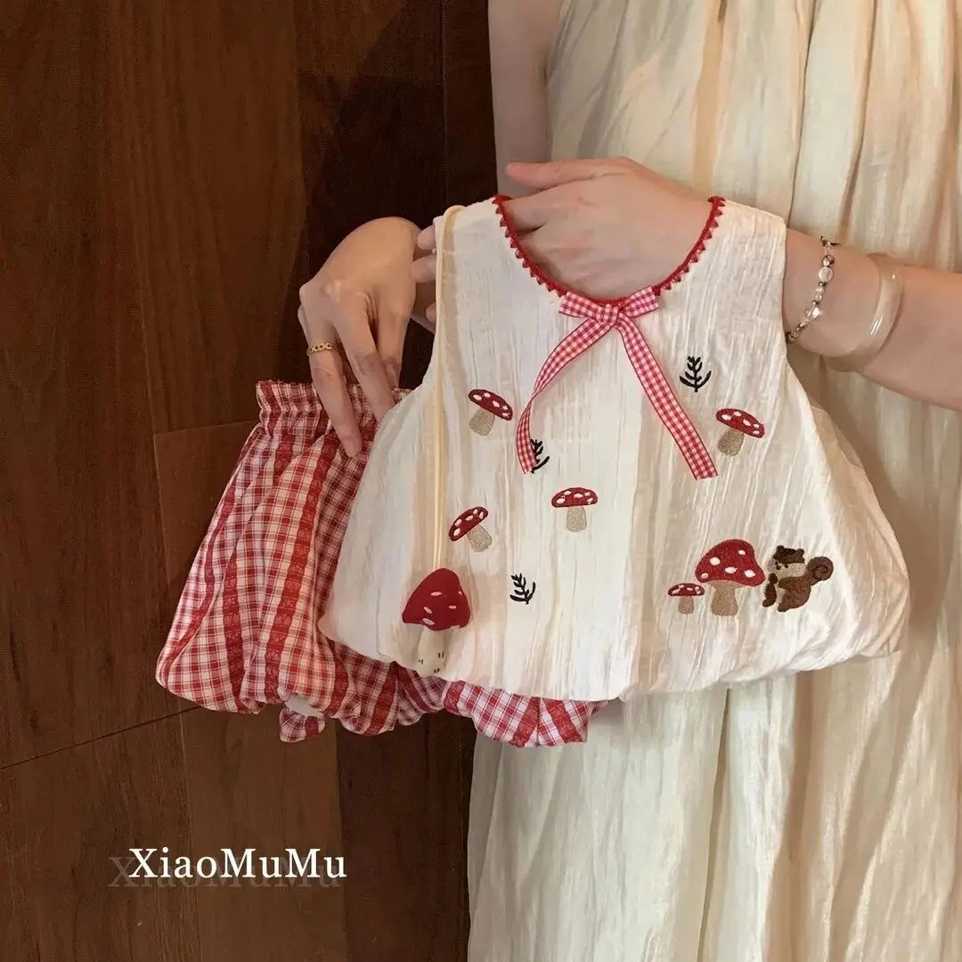 

Girls' Summer Set New Fashionable Medium and Small Children's Baby Flower Bud Shorts Tank Top Two Piece Cute Set