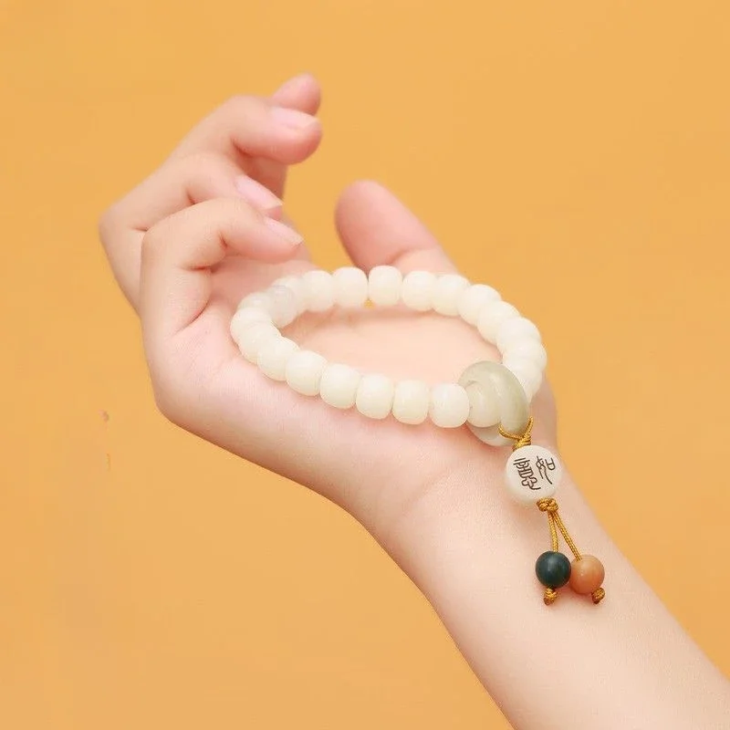 

Natural white jade Bodhi bracelets for men and women holding beads and around to play natural high-density bracelets with beads