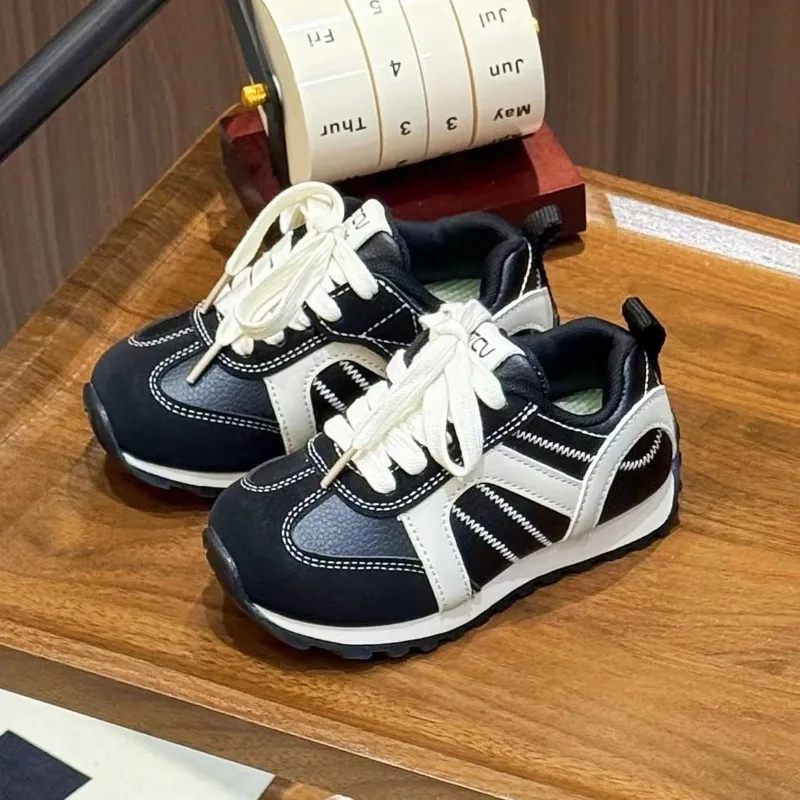 2025 موضة أحذية المشي للأطفال سميكة لينة وحيد بنين بنات حذاء كاجوال مخطط الأطفال أحذية رياضية مقاومة للاهتراء