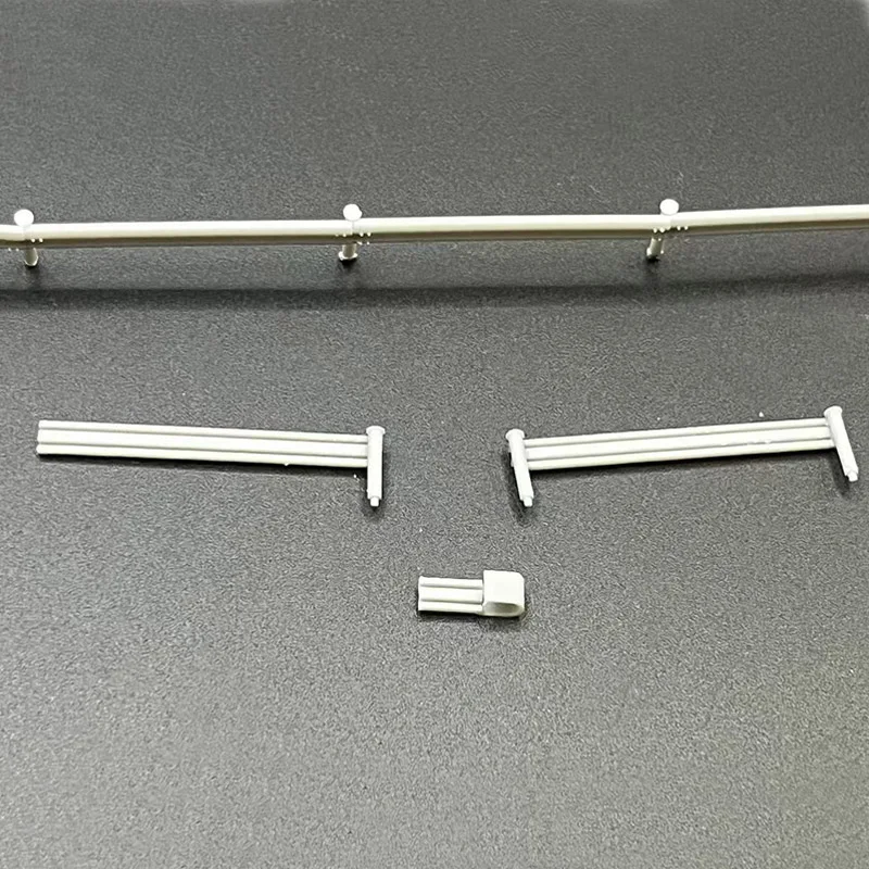 1/64 Scale Highway Guardrail Model Spliceable Anti Collision Barrier Resin Unpainted Railing for Diorama Scene DIY Decoration
