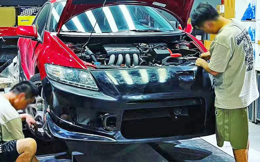 

It is applicable to the mercury handlebars at the front of the front bumper of the CWEST model of the Honda CRZ ZF1 ZF2 car body