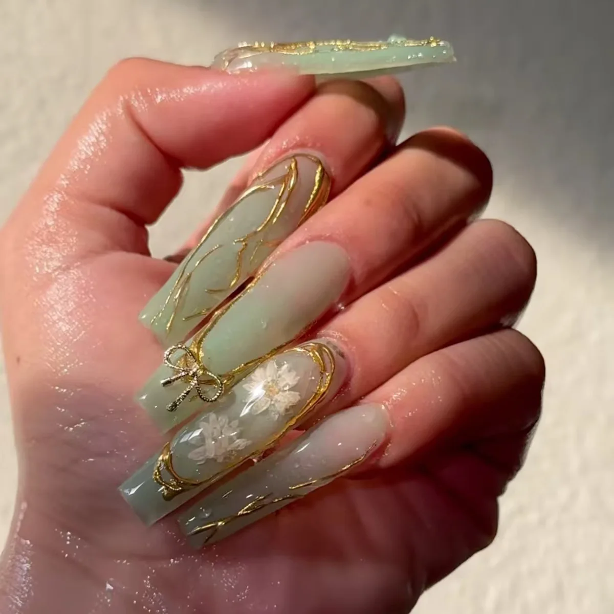 24 Uds. De uñas postizas de cabeza cuadrada larga, polvo brillante, uñas postizas francesas, diamantes de imitación degradados rosas, punta de uñas de cobertura completa reutilizable