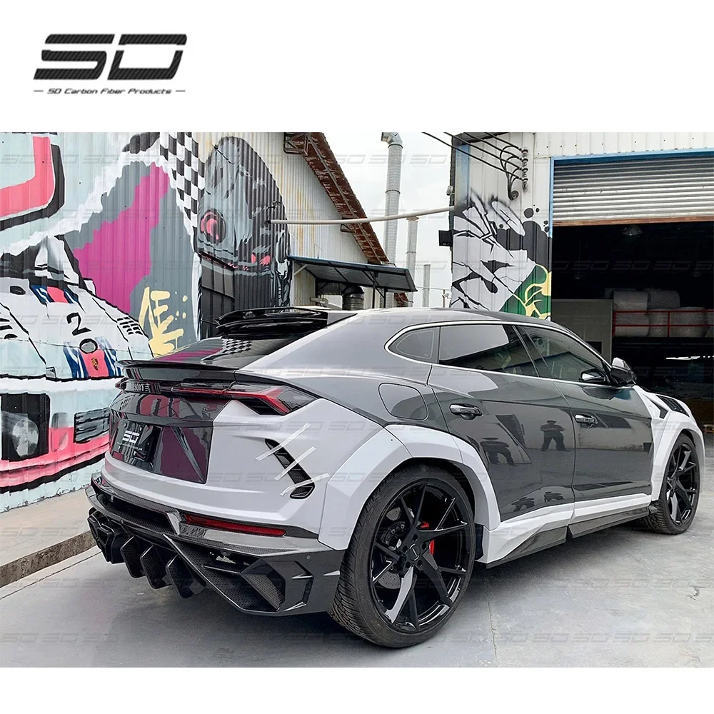 M Style Carbon Fiber Full Set Body Kit Front Bumper + Rear Bumper for Lamborghini URUS