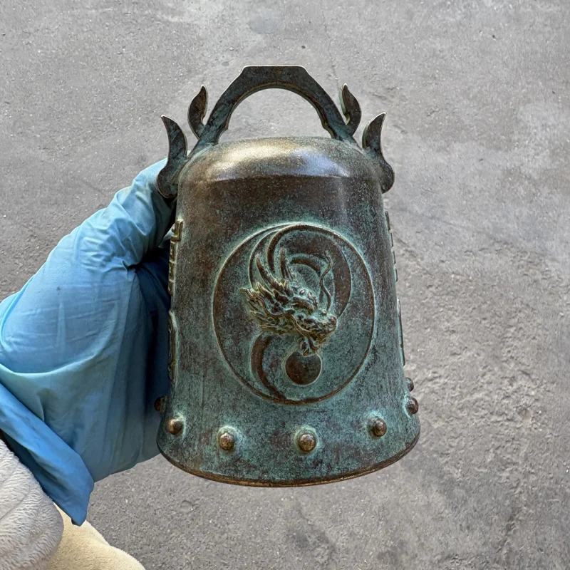 Brass , antique-style dragon-patterned bronze bell ornament, exquisite combination of tradition and creativity, pure