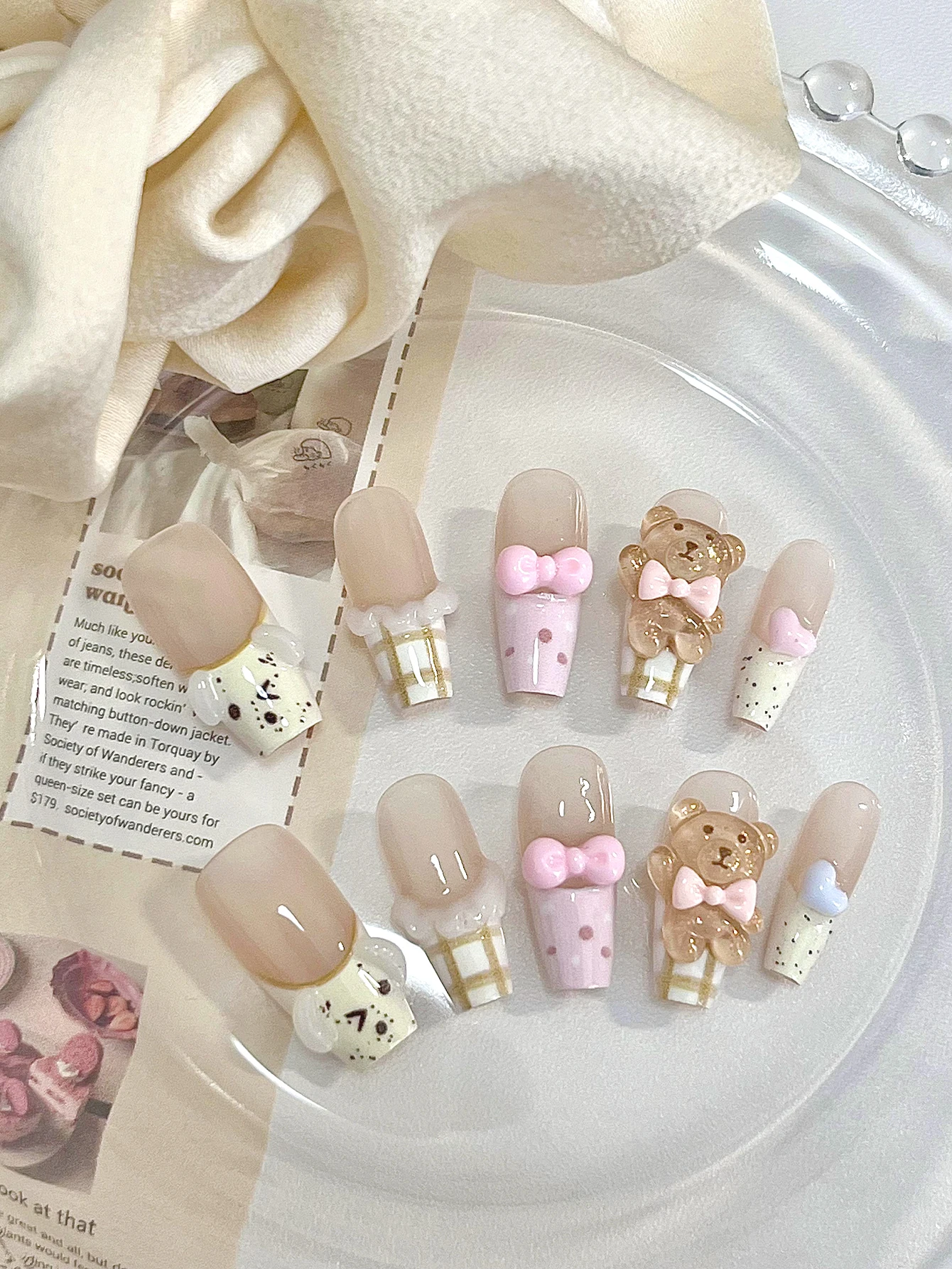 10-Piece Set of Milk Nude Pudding Bear Plaid Bowknot Press-On Nails, Suitable for Japanese Soft Girl Style, Everyday Campus Wear, Picnic Outings, Dopamine Fashion, Suspender Skirts, Afternoon Tea Dates, and Cute Sweet Girl Outfits.