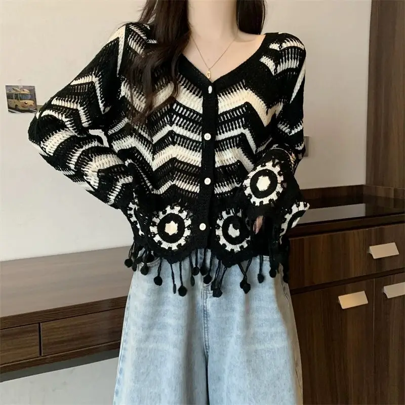 Vintage Spliced Folk Tassel Shirt Spring Autumn Hollow Out Loose Women's Clothing Casual V-Neck Single-breasted Knitted Blouse